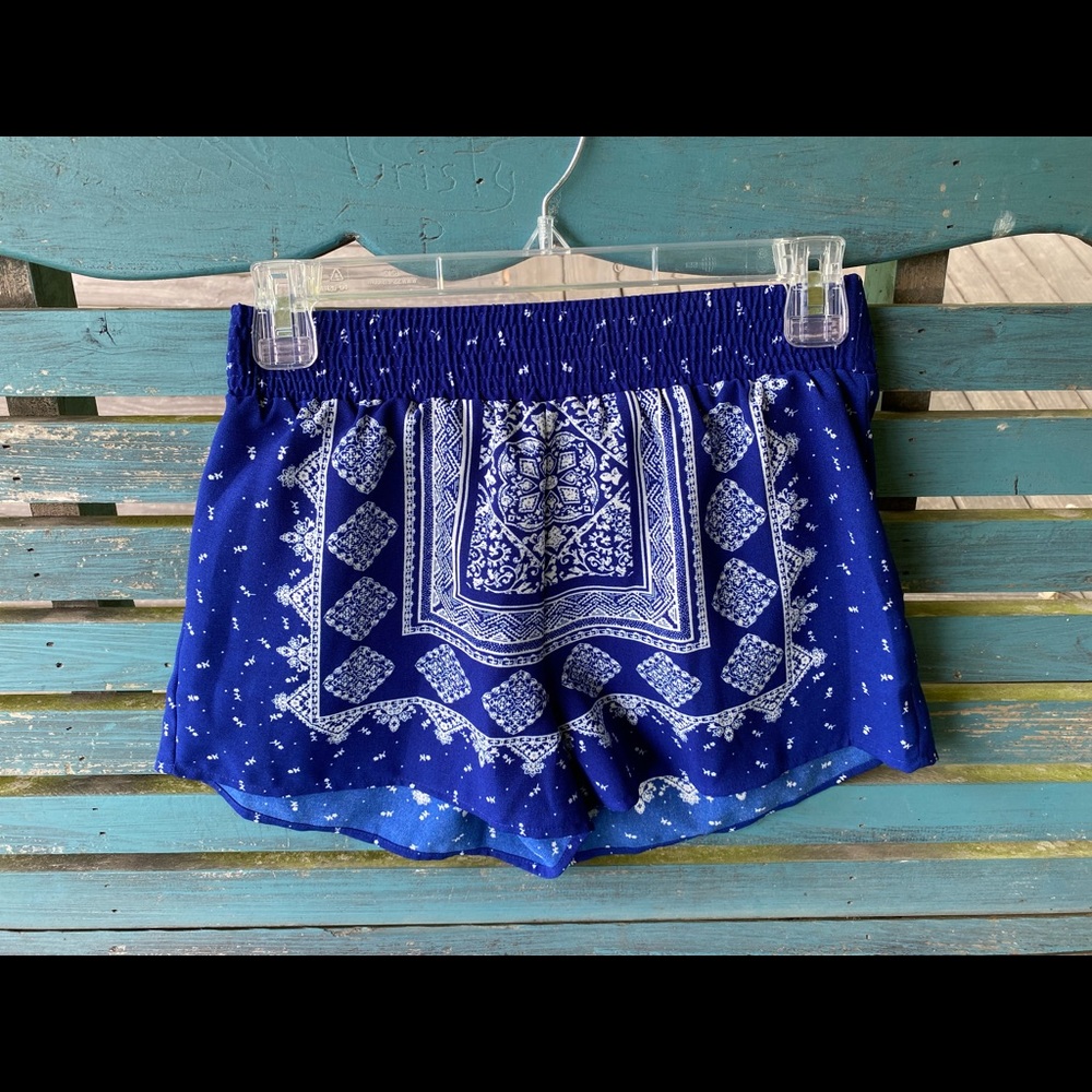 S Sweet Wanderer blue patterned shorts